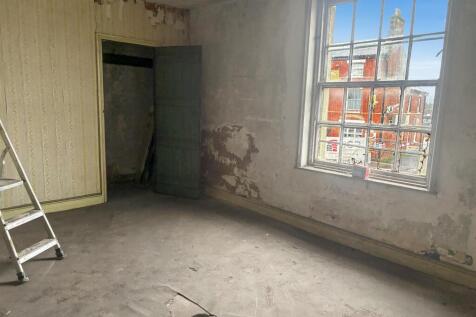 Rear Bedroom or Bathroom