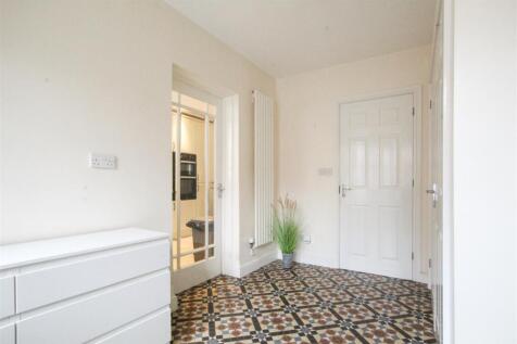Hallway-1-1.jpg