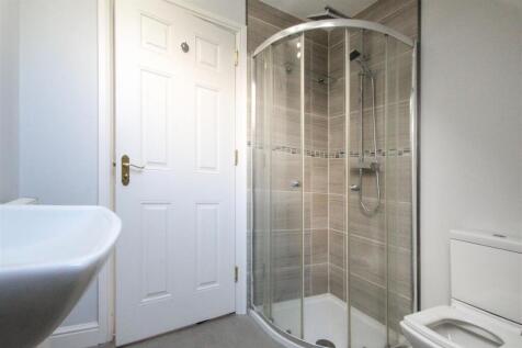 2nd-floor-bathroom-2.jpg