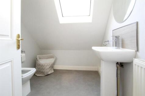 2nd-floor-bathroom-1.jpg