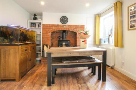 DINING-ROOM-2-.jpg