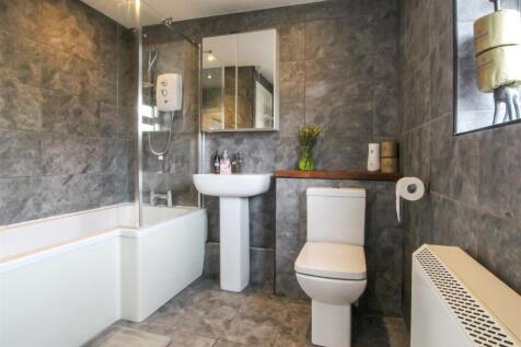 BATHROOM-.jpg