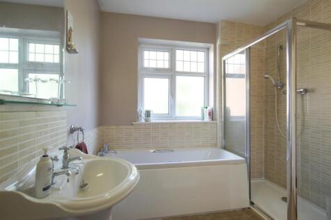 bathroom3-.jpg