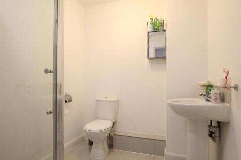 Bathroom.JPG