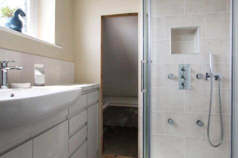 BATHROOM-1.jpg