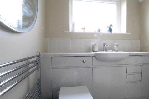 bathroom 2.JPG