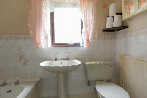 bathroom-2.jpg