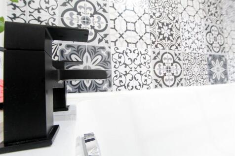 Bathroom-4.jpg