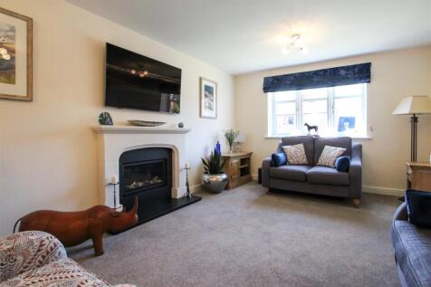 LIVING-ROOM-5.jpg