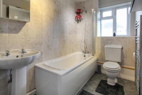 Bathroom (1).jpg
