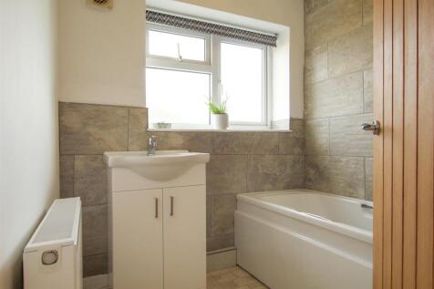 Bathroom-1-4.jpg