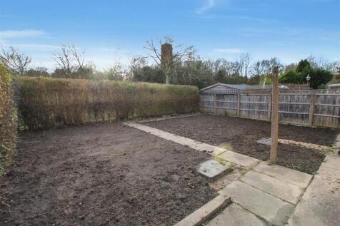 Rear-Garden-1-1.jpg