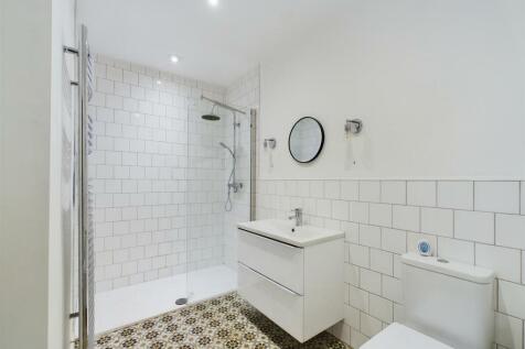 Well Appointed Shower Room