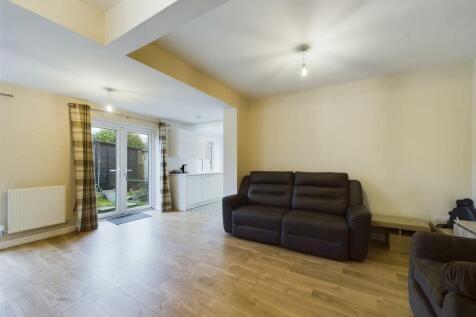 Lounge/Dining Area