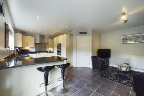 Superb Open Plan Living/Dining Kitchen