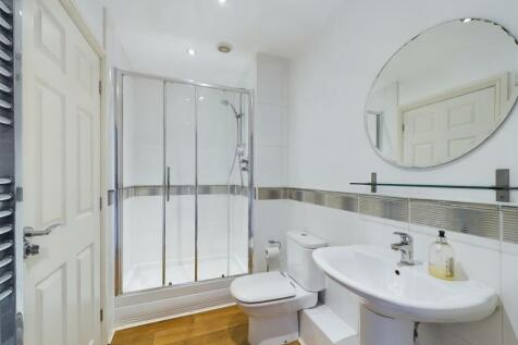 Jack &amp; Jill En-Suite Shower Room