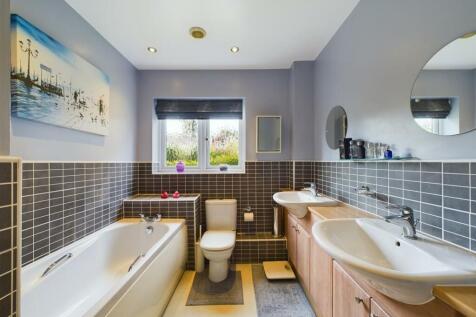 Five-Piece Family Bathroom