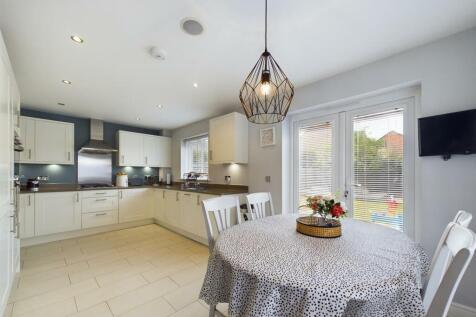 High Specification Fitted Kitchen