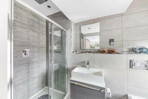 Superbly Appointed En-Suite Shower Room