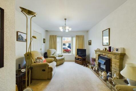 Through Lounge/Dining Room