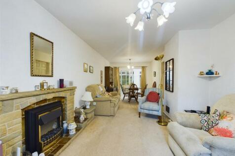 Through Lounge/Dining Room