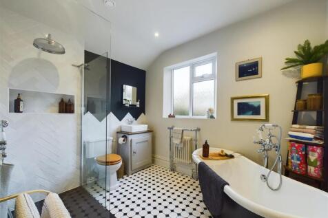Superbly Appointed Bathroom