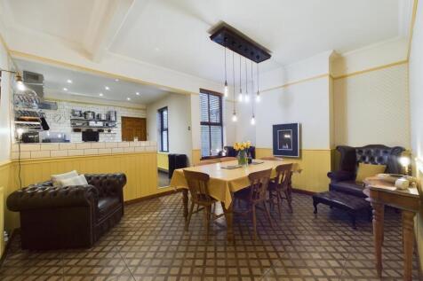 Fabulous Open Plan Dining Kitchen