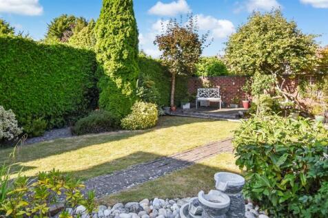 Private Sunny Garden