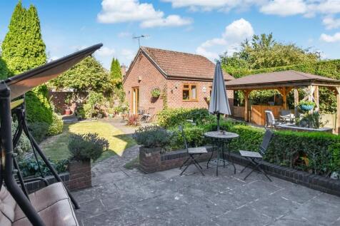 Private Sunny Garden