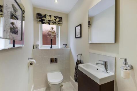 Contemporary Cloakroom/WC