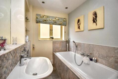 Beautiful Contemporary Family Bathroom