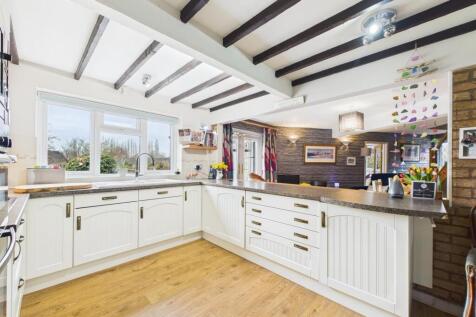 Stunning Open Plan Living Kitchen