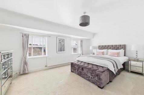 Spacious Master Bedroom