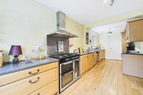 Large Fitted Kitchen