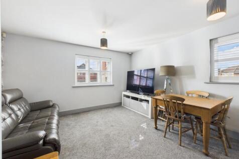 Open Plan Lounge/Dining