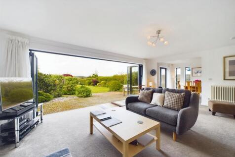 Spacious Lounge