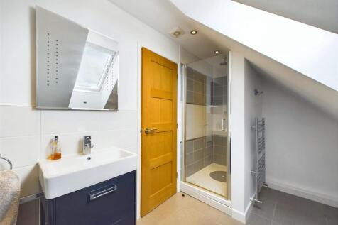 Well Appointed Shower Room