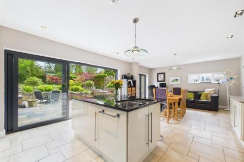 Stunning Open Plan Living Kitchen