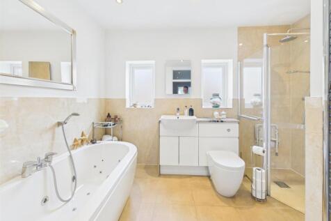 Superbly Appointed Bathroom