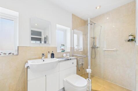 Superbly Appointed Bathroom