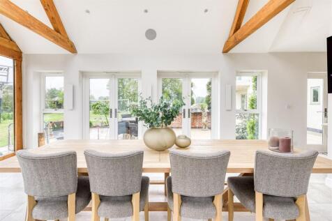 Dining/Garden Area