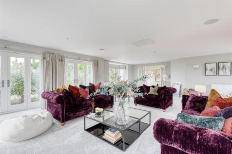 Fabulous Large Sitting Room