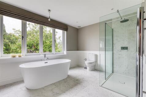 Beautifully Appointed Bathroom