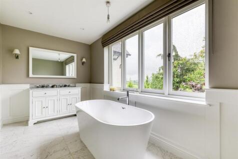 Beautifully Appointed Bathroom
