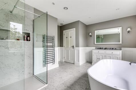 Beautifully Appointed Bathroom