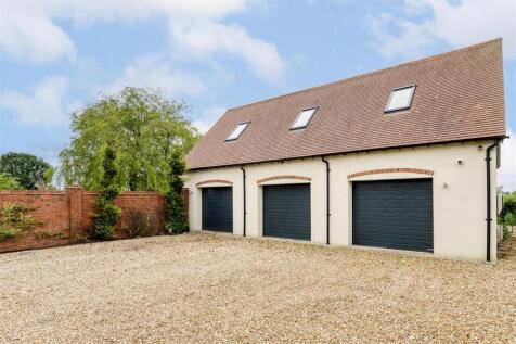 Large Outbuilding which includes Triple Garage