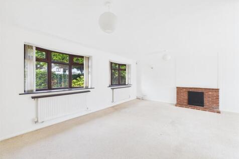 L-Shaped Lounge/Dining Room