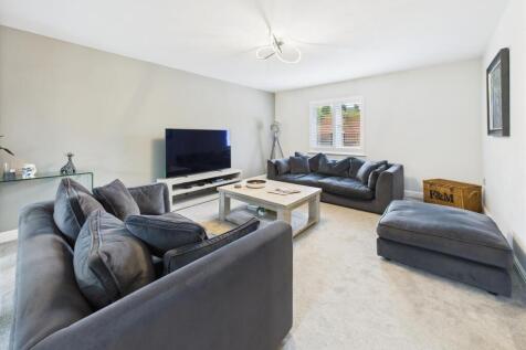 Spacious Lounge