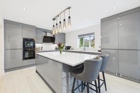 High Specification Fitted Kitchen
