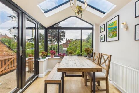Garden/Dining Room